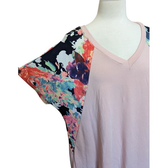 Lily Pad Pink V-Neck Blouse with Floral Sleeves Size 2XL - Picture 3 of 7
